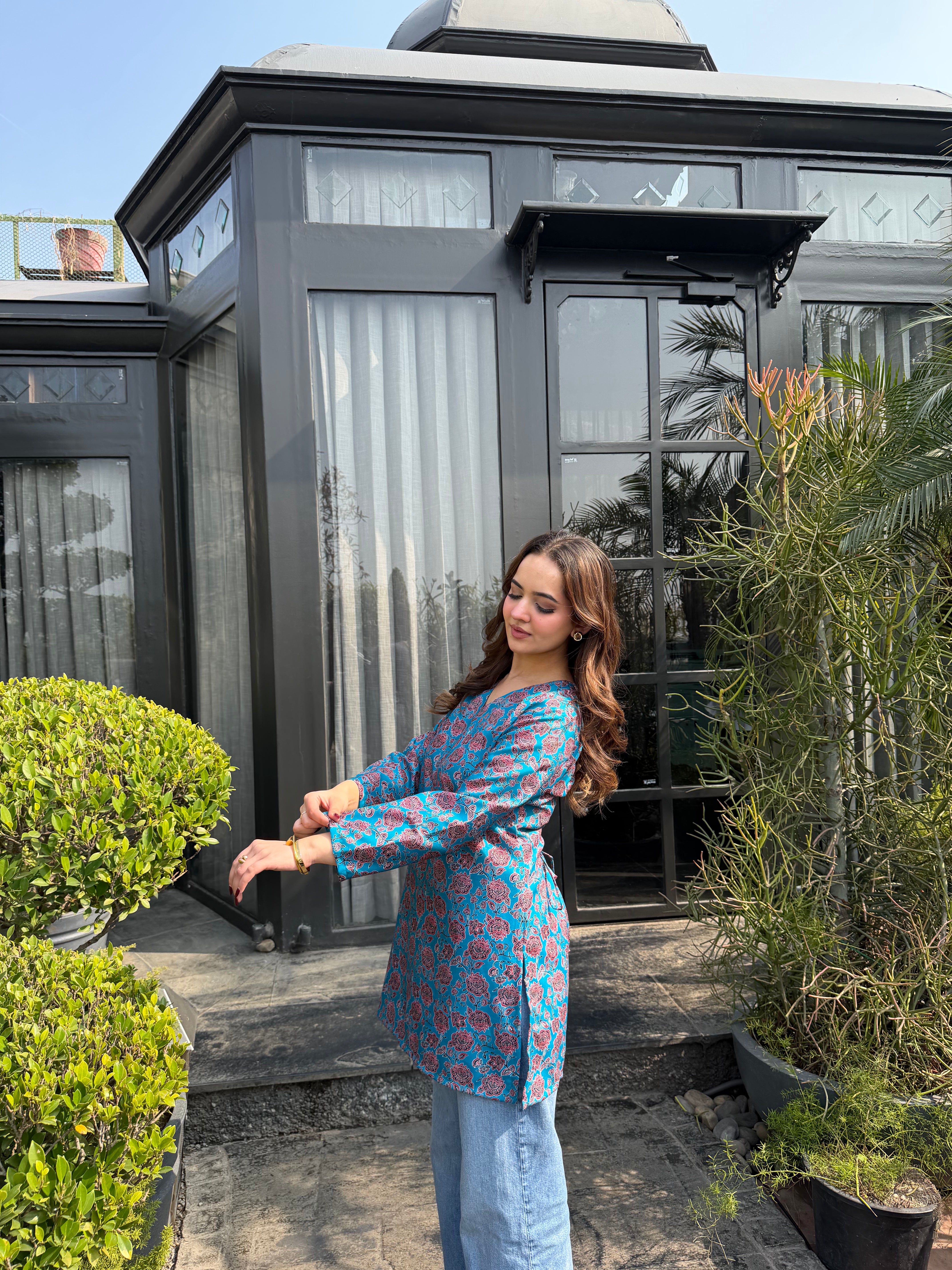 SAANVI FLORAL KURTI