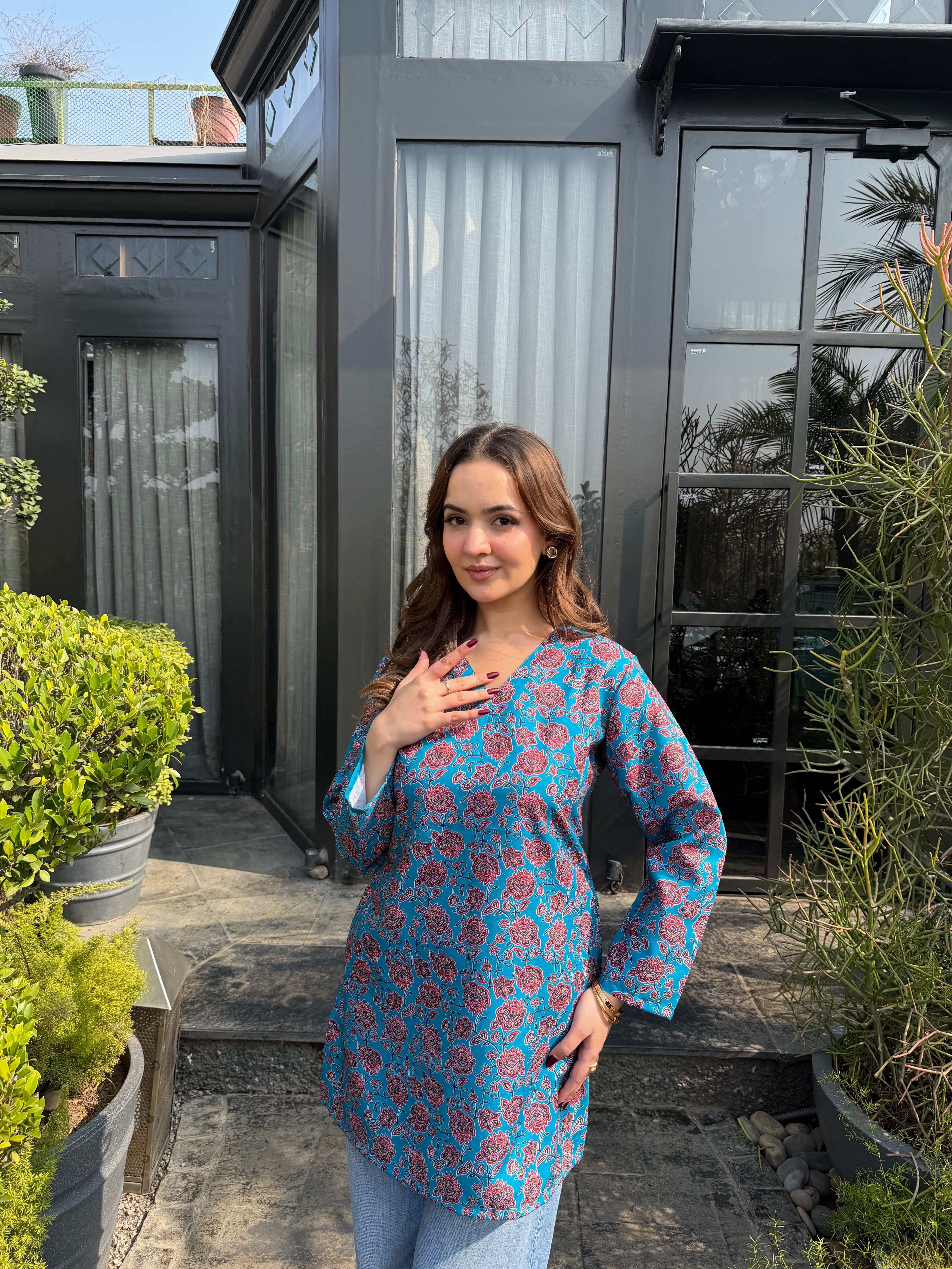 SAANVI FLORAL KURTI