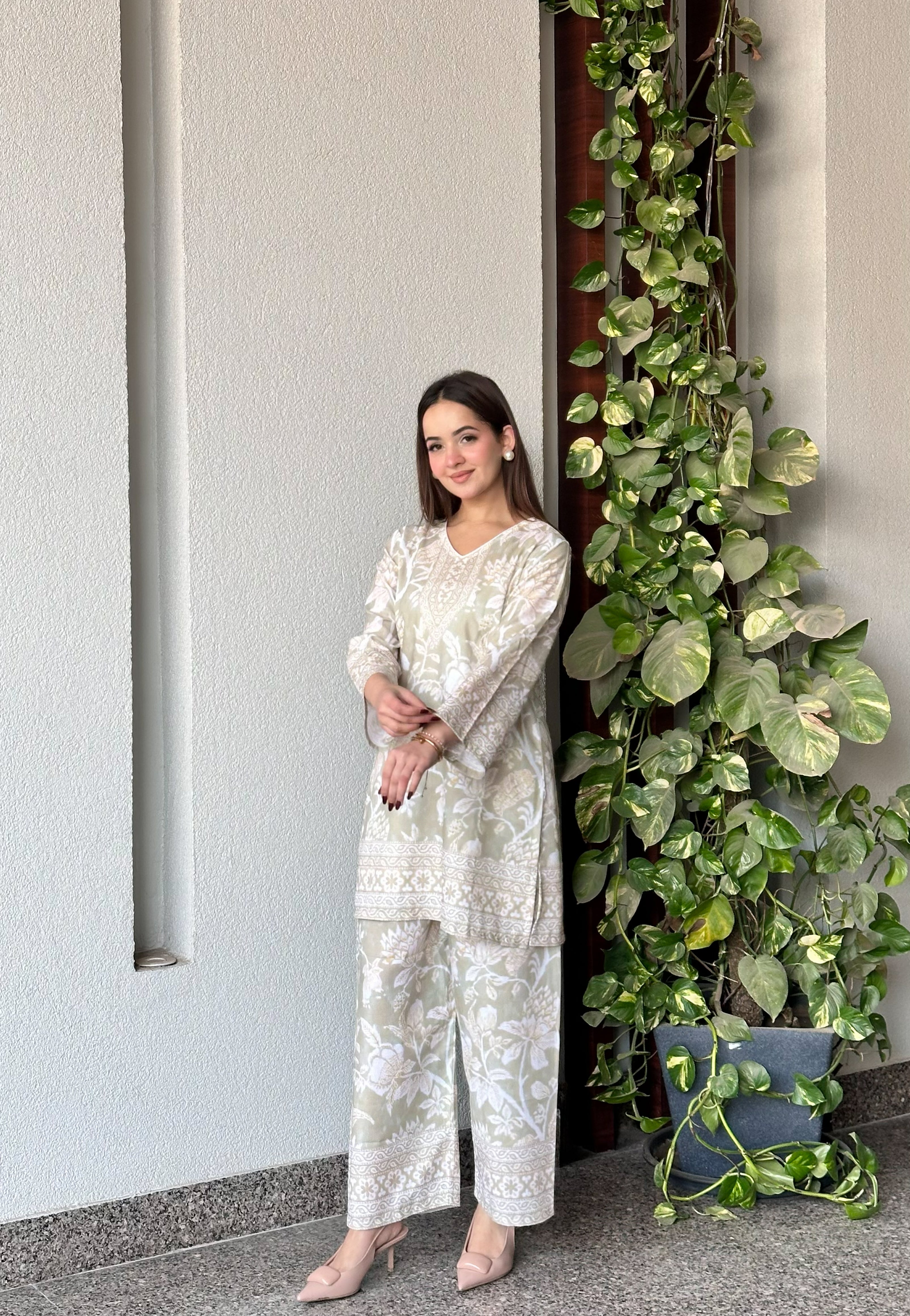 Gulabo Border Co-ord Set