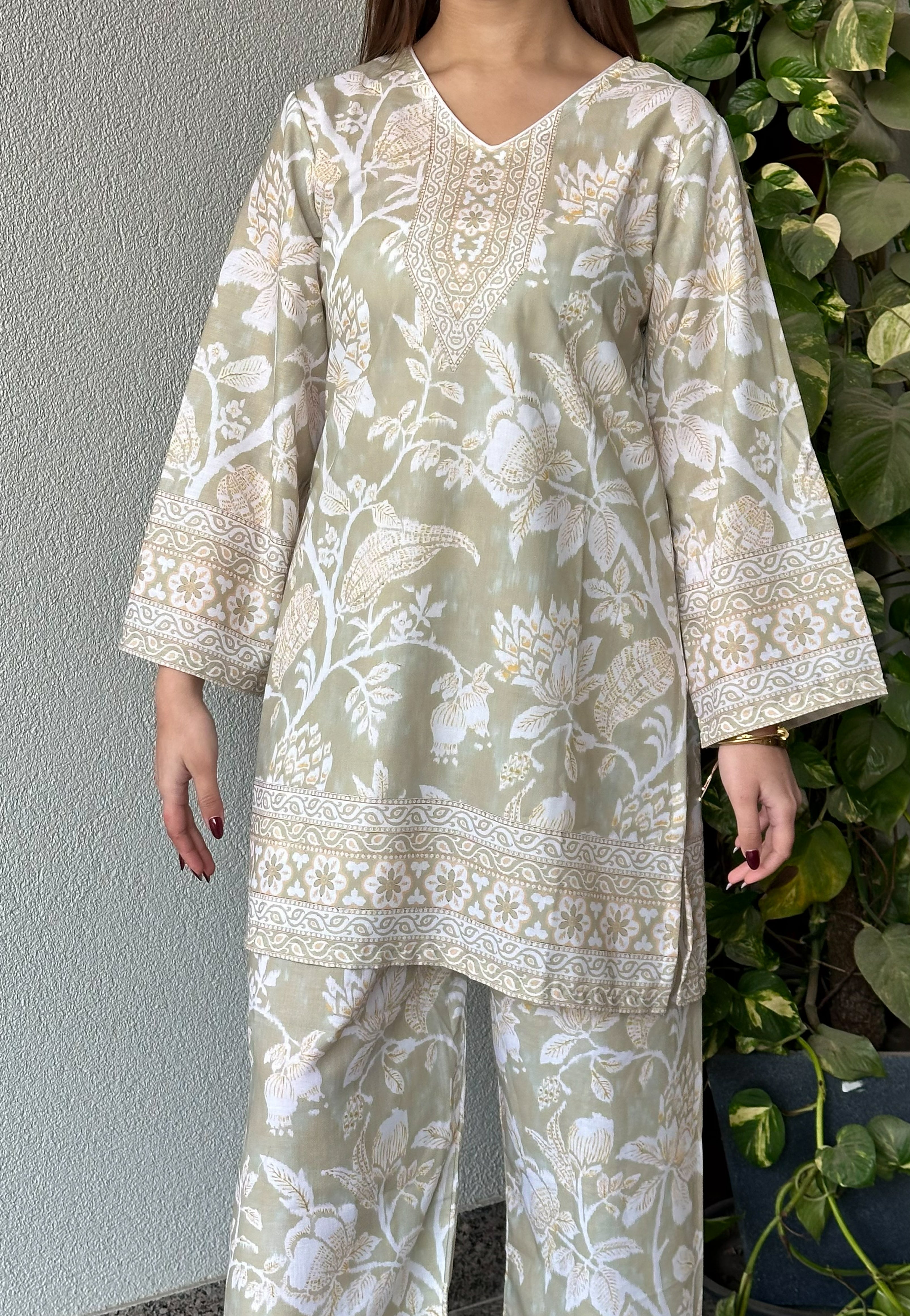 Gulabo Border Co-ord Set