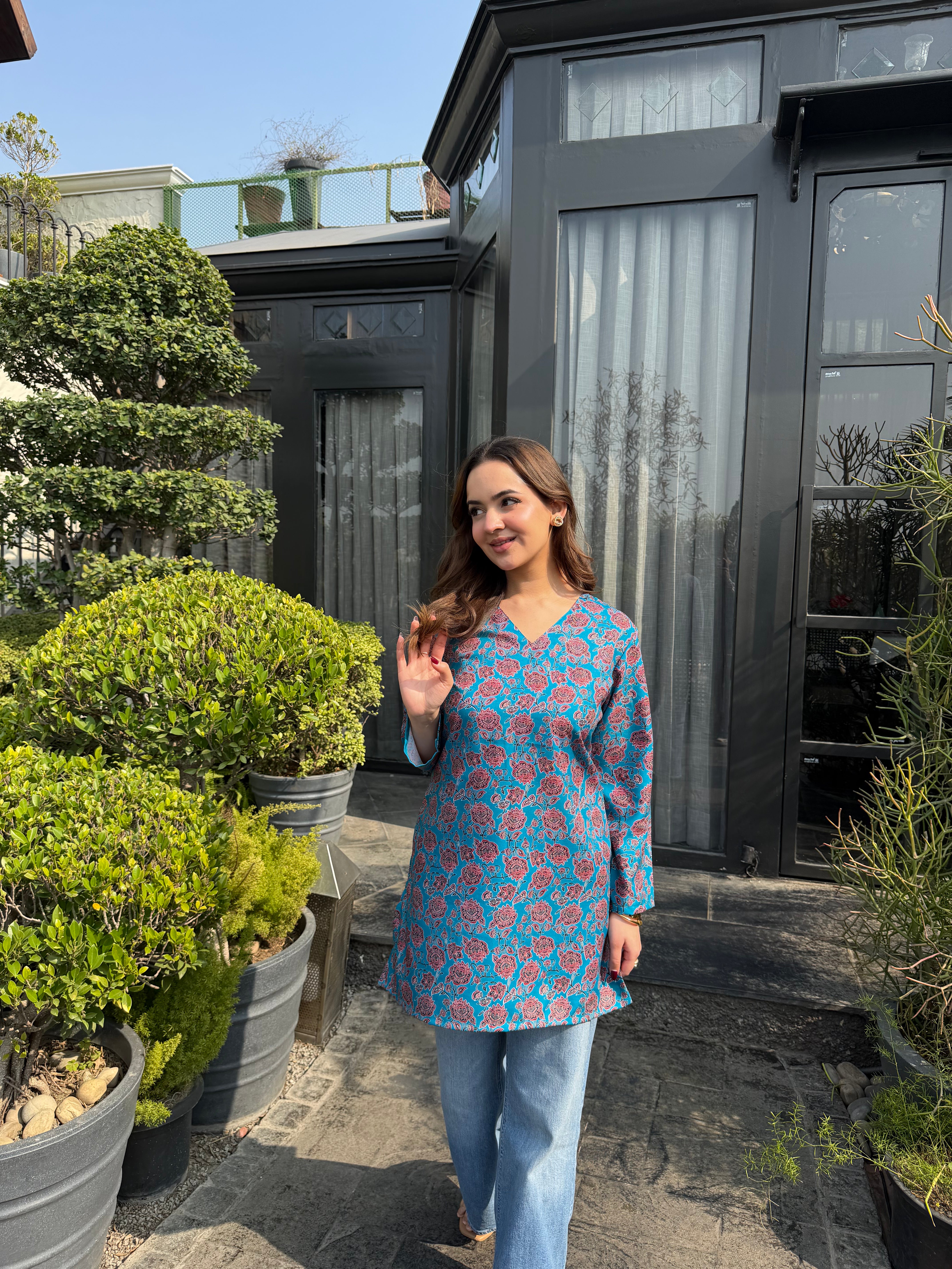 SAANVI FLORAL KURTI