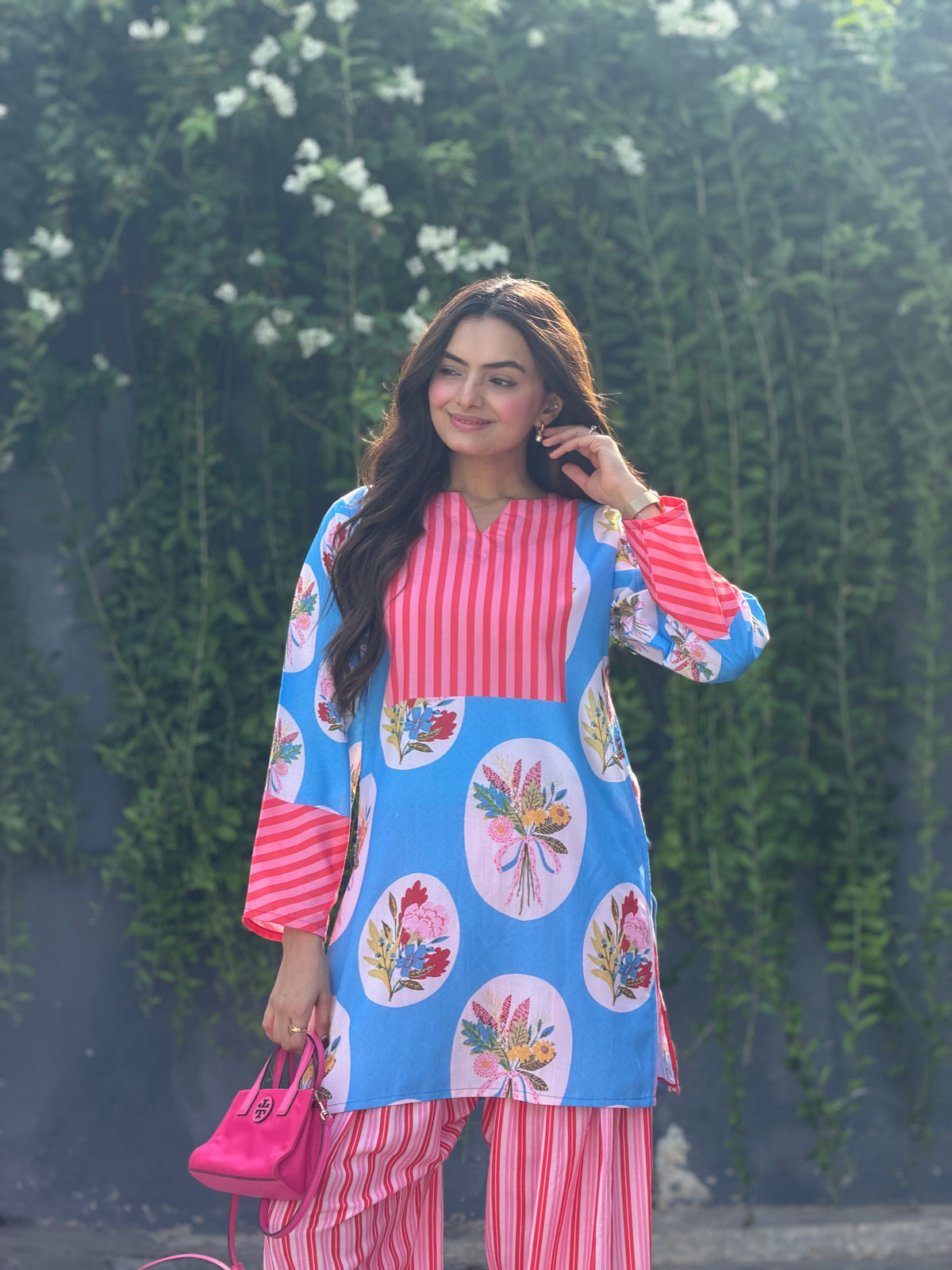 Gulaabo Farshi Set